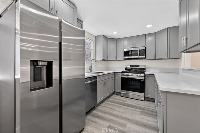 15125 Nordhoff 20, North Hills, CA 91343