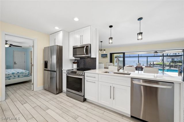 1600 Edith Esplanade, Cape Coral, FL 33904