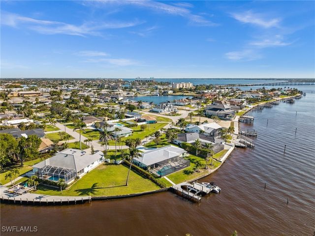 1600 Edith Esplanade, Cape Coral, FL 33904
