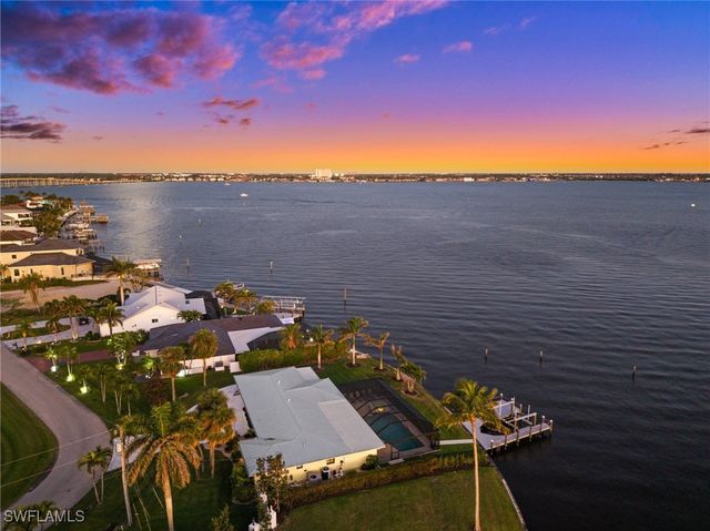 1600 Edith Esplanade, Cape Coral, FL 33904