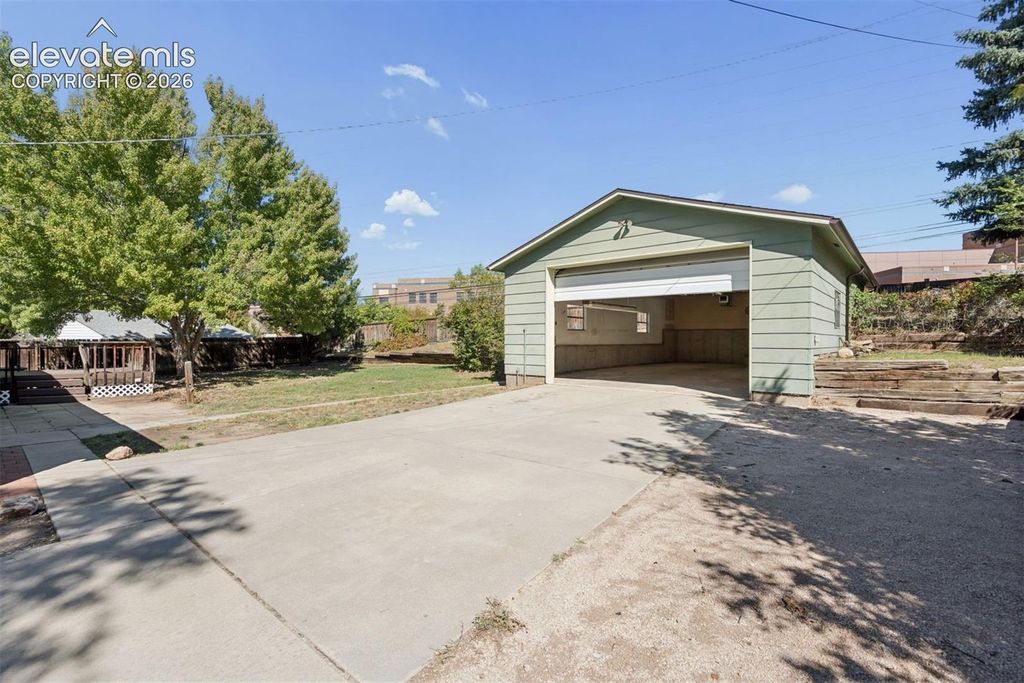 408 Elmwood Drive, Colorado Springs, CO 80907 — photo 2