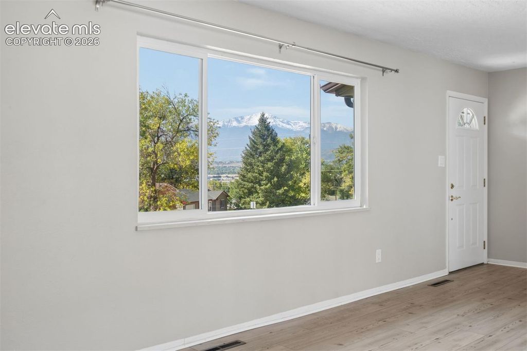 408 Elmwood Drive, Colorado Springs, CO 80907 — photo 4