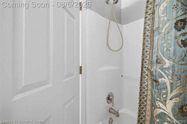 443 Natures Cove Court, Wixom, MI 48393
