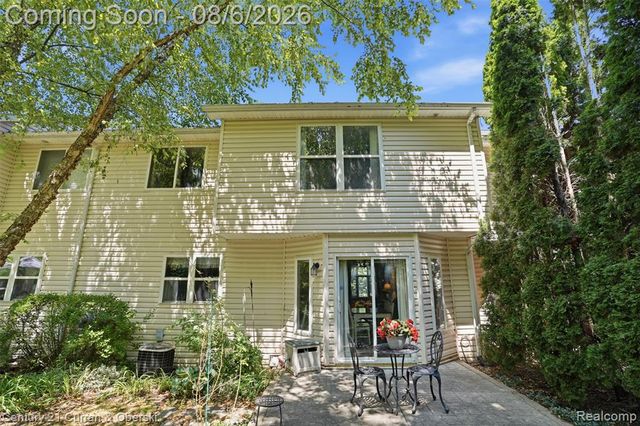 443 Natures Cove Court, Wixom, MI 48393