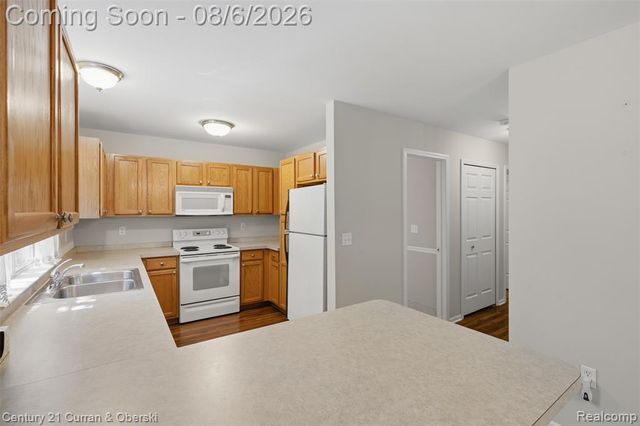 443 Natures Cove Court, Wixom, MI 48393