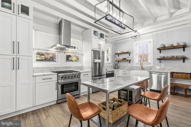 1129 19TH ST S, Arlington, VA 22202