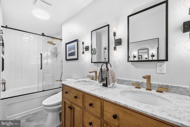 1129 19TH ST S, Arlington, VA 22202