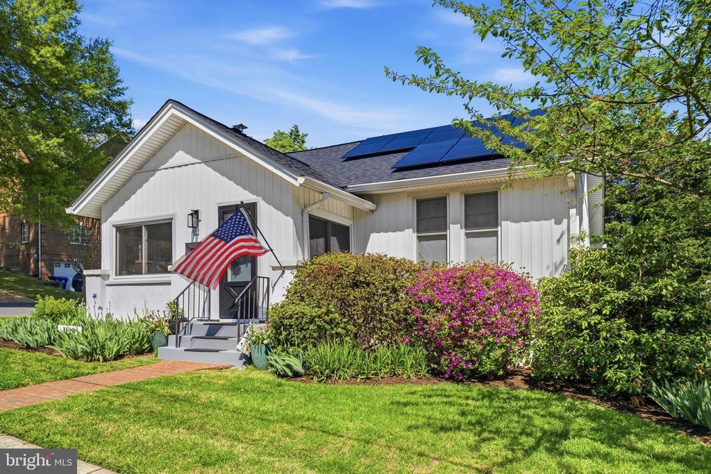 1129 19TH ST S, Arlington, VA 22202