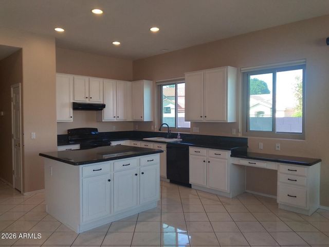 1043 S ROCKWELL Street, Gilbert, AZ 85296