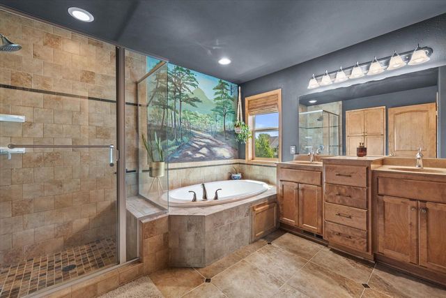 2106 Deer PATH, Waukesha, WI 53189