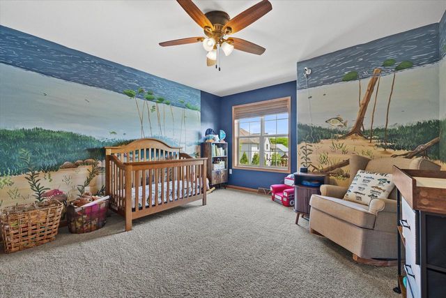 2106 Deer PATH, Waukesha, WI 53189