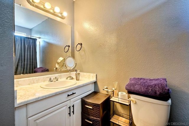 1653 Pentecost Way 12, San Diego, CA 92105