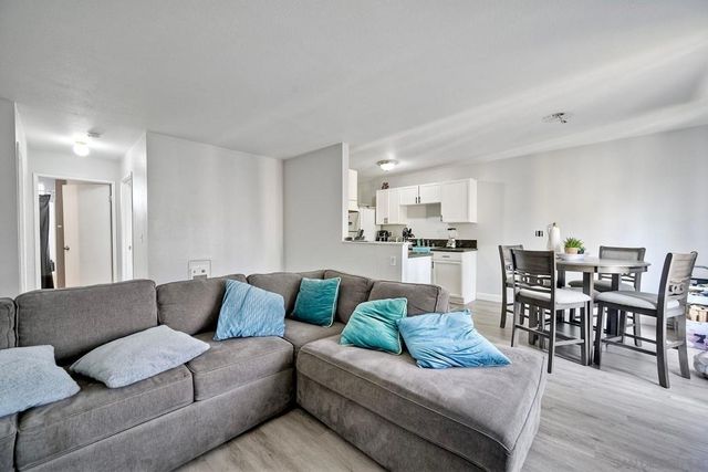 1653 Pentecost Way 12, San Diego, CA 92105