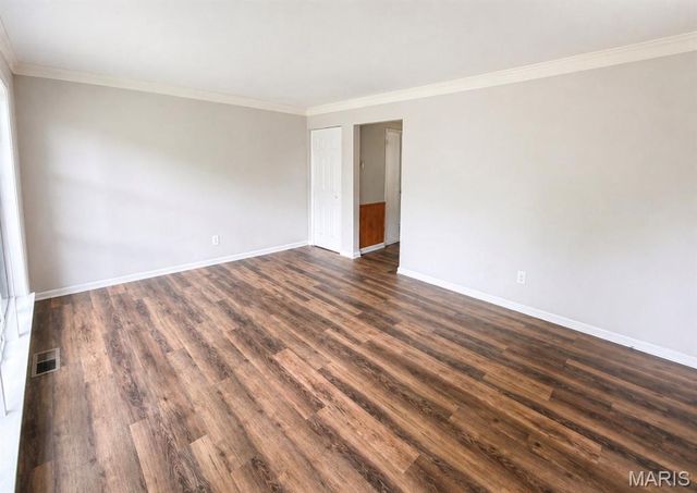 7018 Midwood Avenue, Hazelwood, MO 63042