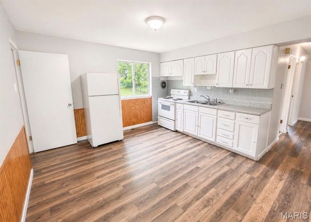 7018 Midwood Avenue, Hazelwood, MO 63042