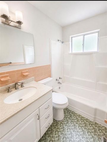 7018 Midwood Avenue, Hazelwood, MO 63042