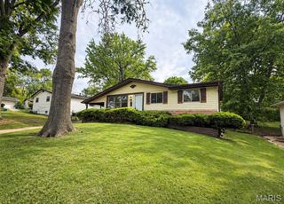 7018 Midwood Avenue, Hazelwood, MO 63042