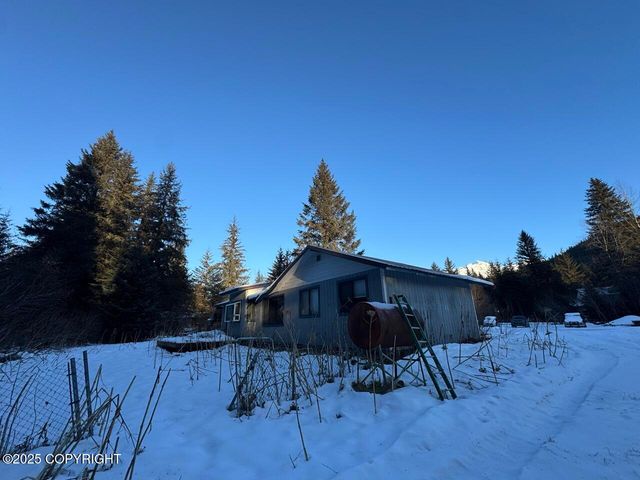 13375 Cherrywood Lane, Seward, AK 99664