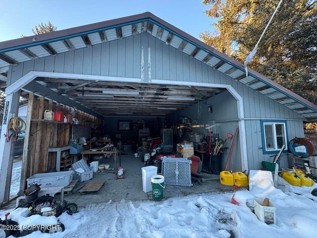 13375 Cherrywood Lane, Seward, AK 99664