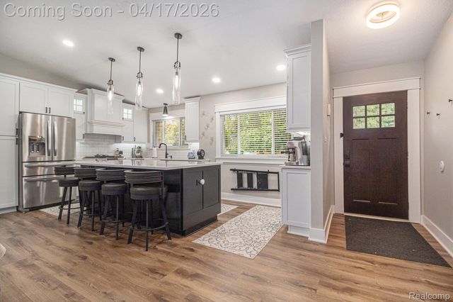 16643 Whitby Street, Livonia, MI 48154