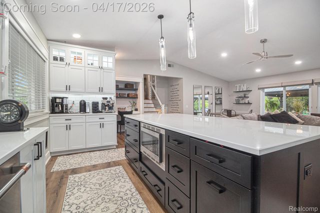 16643 Whitby Street, Livonia, MI 48154