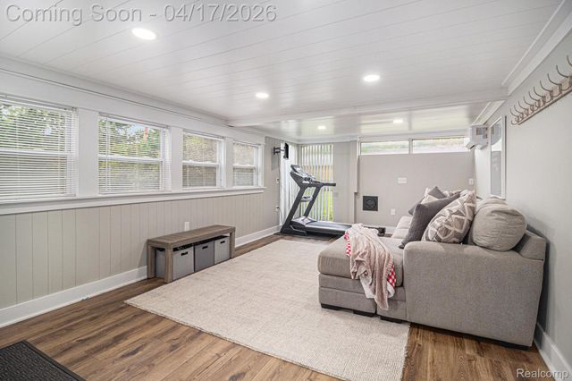 16643 Whitby Street, Livonia, MI 48154