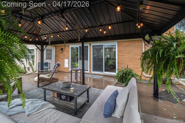 16643 Whitby Street, Livonia, MI 48154