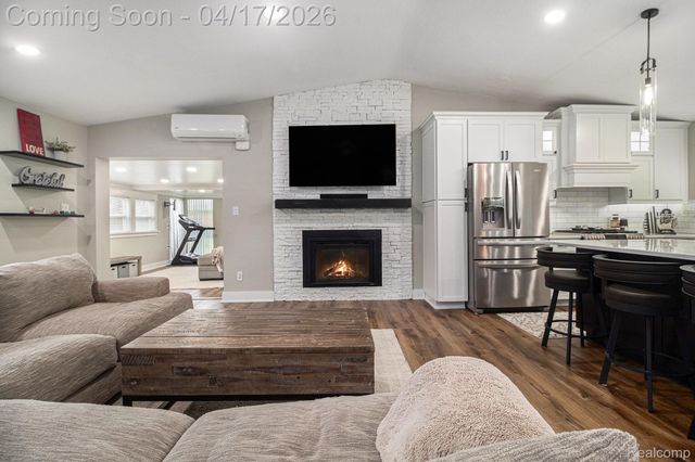 16643 Whitby Street, Livonia, MI 48154