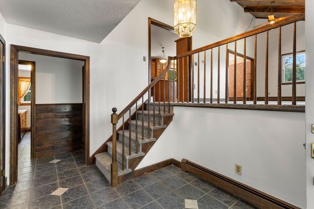 6 Mapleton St, Acushnet, MA 02743