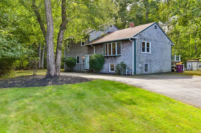 6 Mapleton St, Acushnet, MA 02743