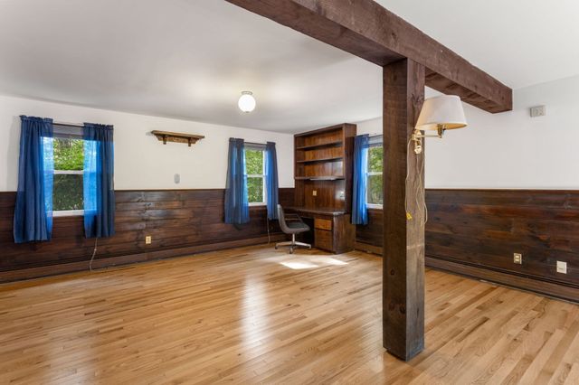 6 Mapleton St, Acushnet, MA 02743