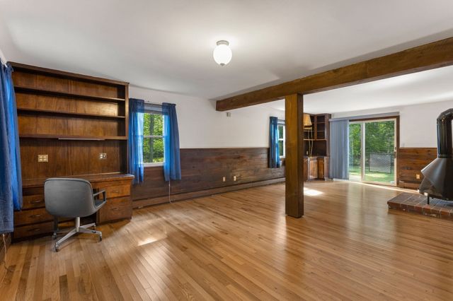 6 Mapleton St, Acushnet, MA 02743