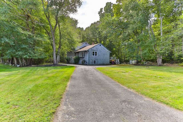 6 Mapleton St, Acushnet, MA 02743