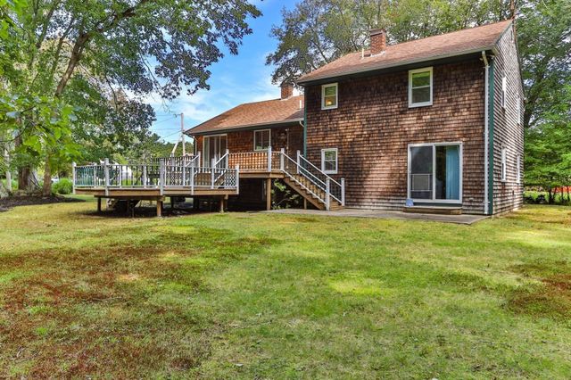 6 Mapleton St, Acushnet, MA 02743