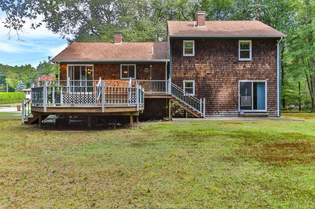 6 Mapleton St, Acushnet, MA 02743