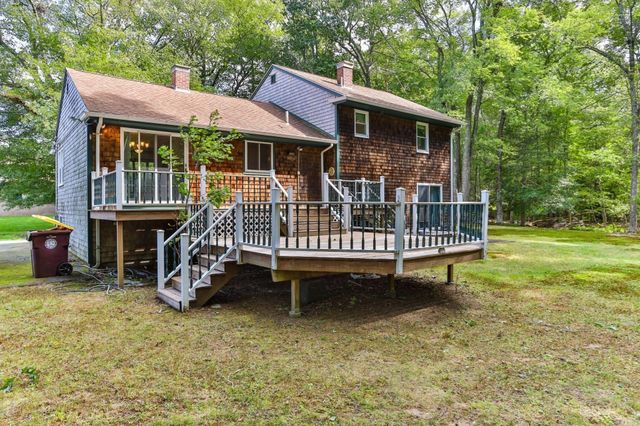 6 Mapleton St, Acushnet, MA 02743