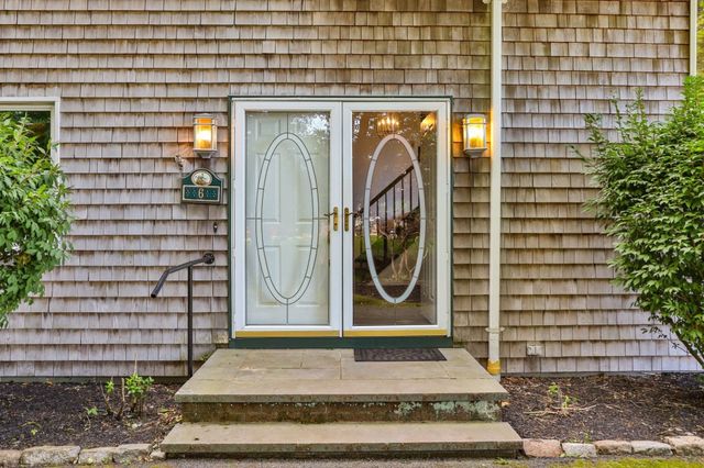 6 Mapleton St, Acushnet, MA 02743