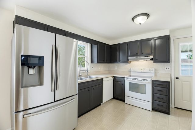 5834 BROAD ST, Mt Jackson, VA 22842