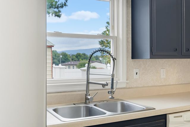 5834 BROAD ST, Mt Jackson, VA 22842
