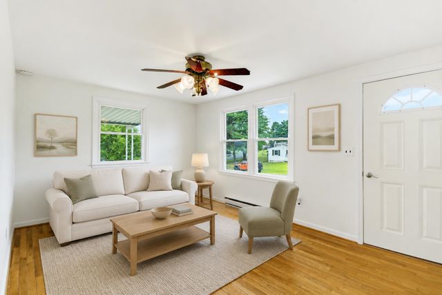 5834 BROAD ST, Mt Jackson, VA 22842