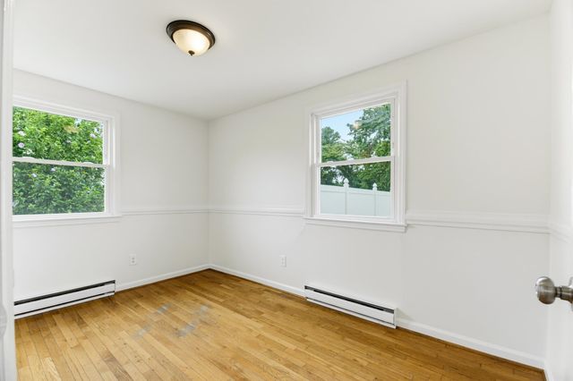 5834 BROAD ST, Mt Jackson, VA 22842