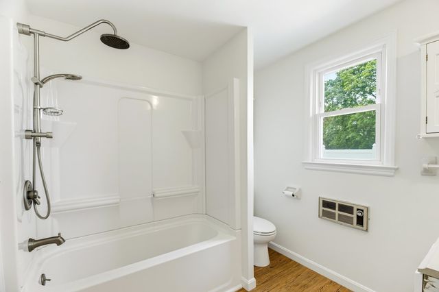 5834 BROAD ST, Mt Jackson, VA 22842
