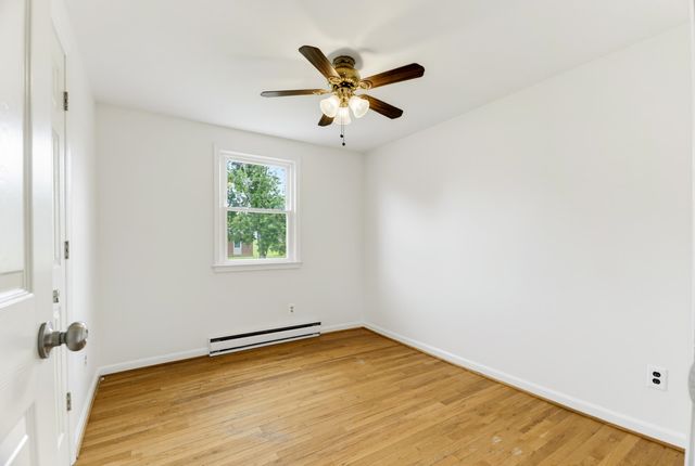 5834 BROAD ST, Mt Jackson, VA 22842