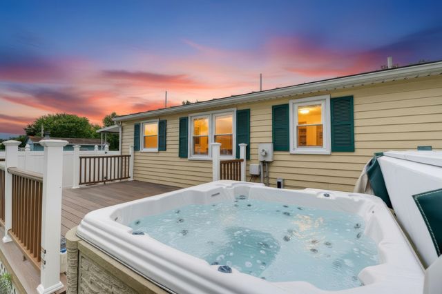 5834 BROAD ST, Mt Jackson, VA 22842