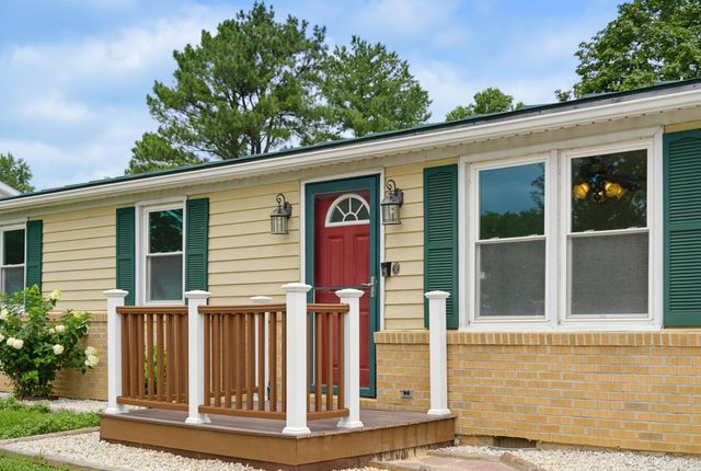 5834 BROAD ST, Mt Jackson, VA 22842