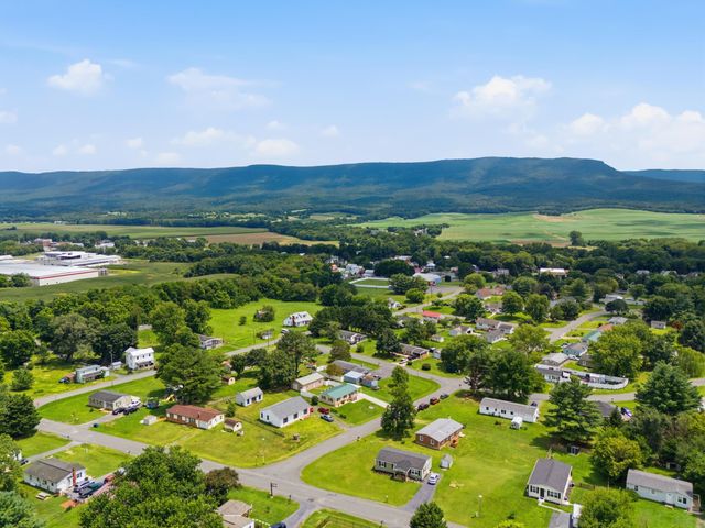 5834 BROAD ST, Mt Jackson, VA 22842