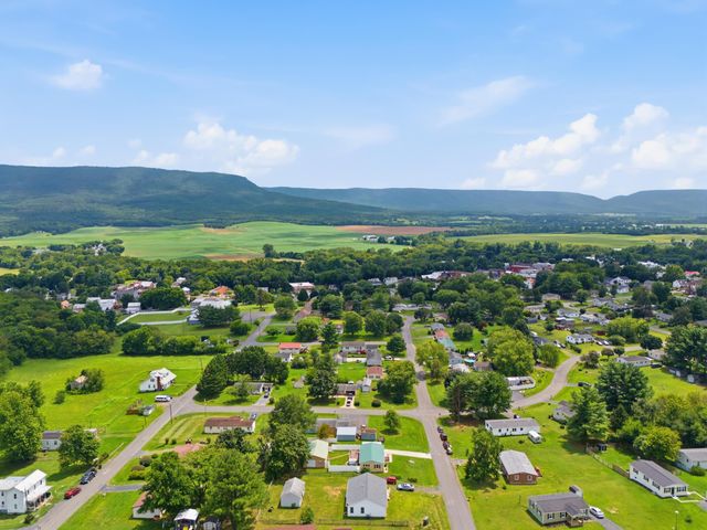 5834 BROAD ST, Mt Jackson, VA 22842