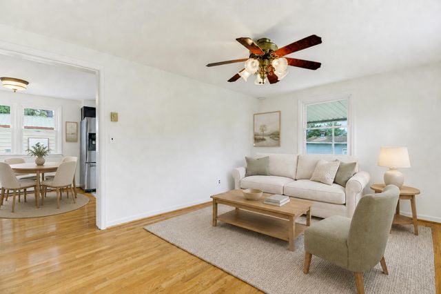 5834 BROAD ST, Mt Jackson, VA 22842