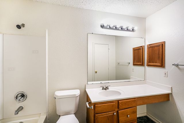 5293 Chessie Circle, Haltom City, TX 76137