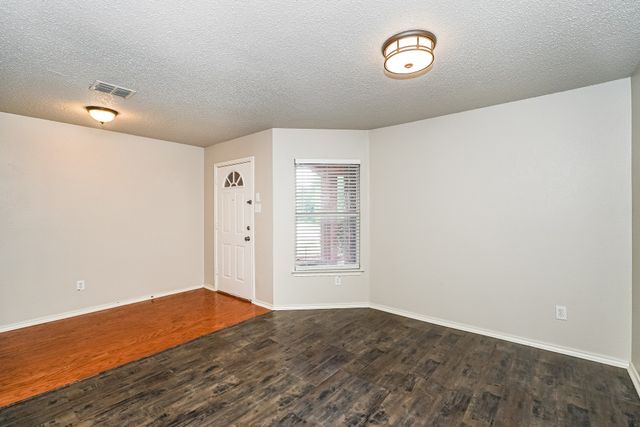 5293 Chessie Circle, Haltom City, TX 76137